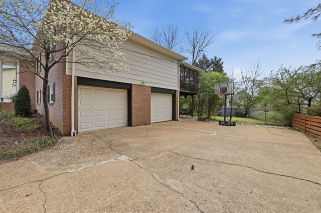 1715 Lake Wood Circle, Hixson, TN 37343