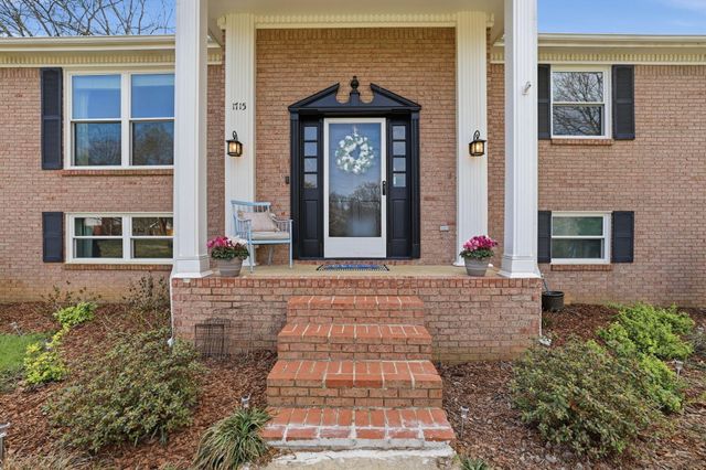 1715 Lake Wood Circle, Hixson, TN 37343