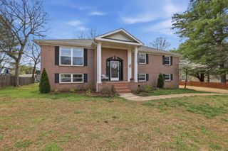 1715 Lake Wood Circle, Hixson, TN 37343