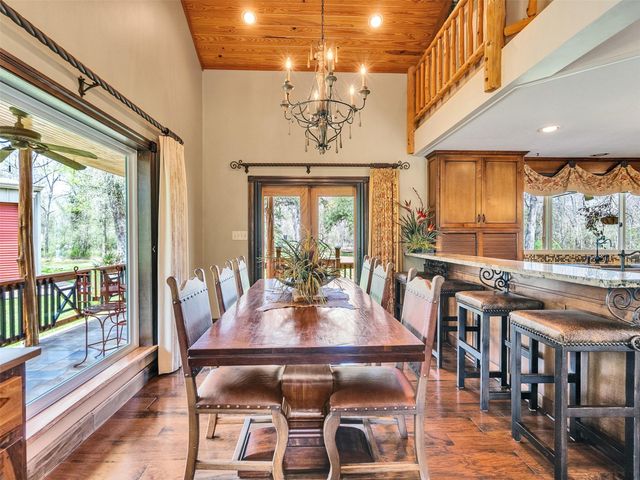 7711 Pecan Drive, Damon, TX 77430