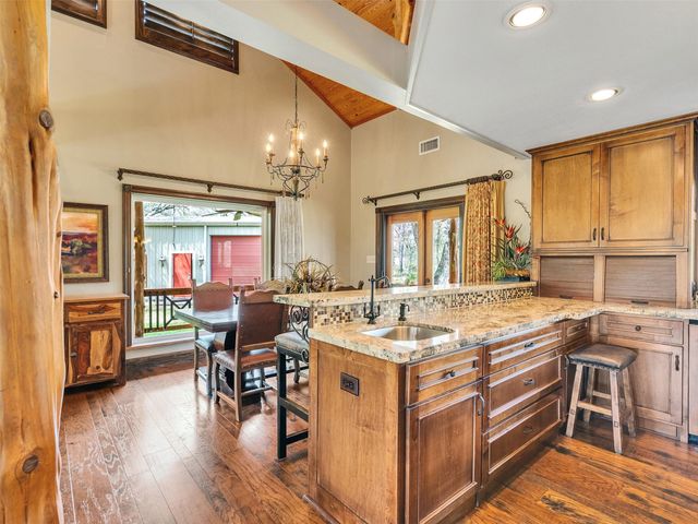 7711 Pecan Drive, Damon, TX 77430