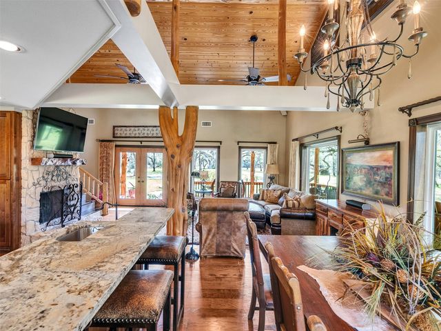 7711 Pecan Drive, Damon, TX 77430