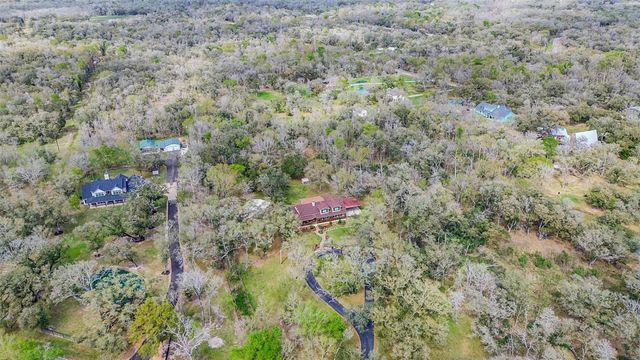 7711 Pecan Drive, Damon, TX 77430