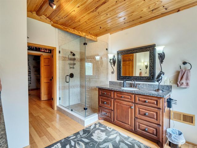 7711 Pecan Drive, Damon, TX 77430