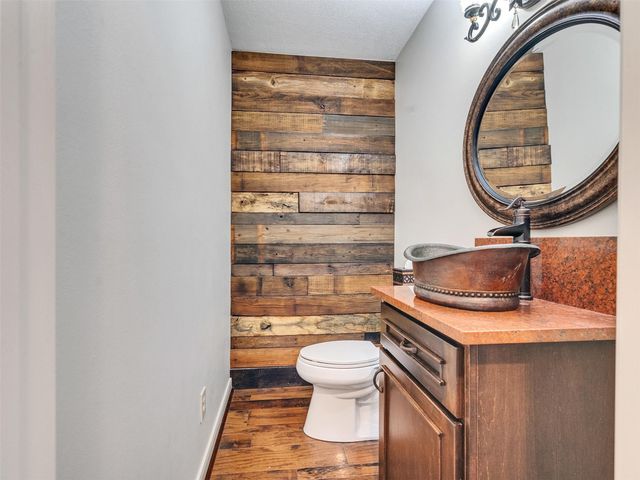 7711 Pecan Drive, Damon, TX 77430