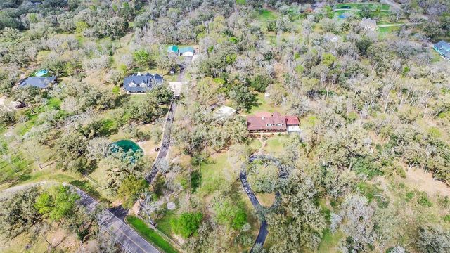 7711 Pecan Drive, Damon, TX 77430