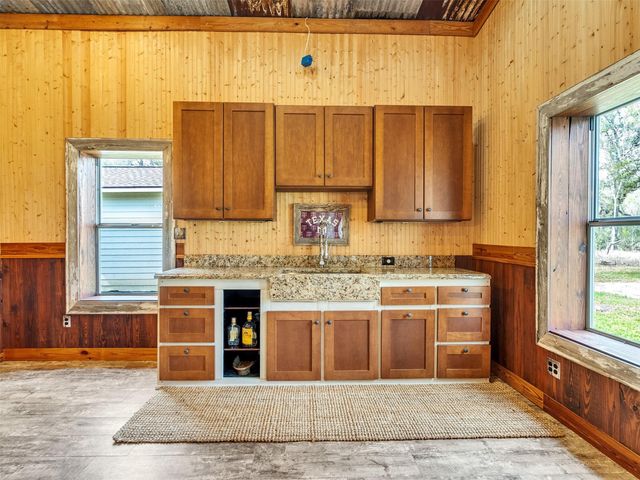 7711 Pecan Drive, Damon, TX 77430