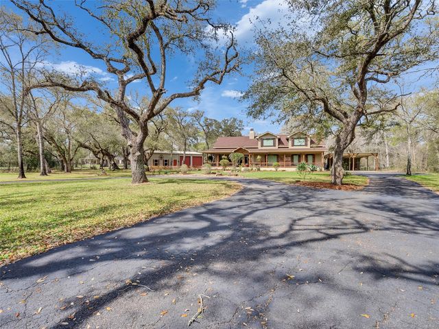 7711 Pecan Drive, Damon, TX 77430