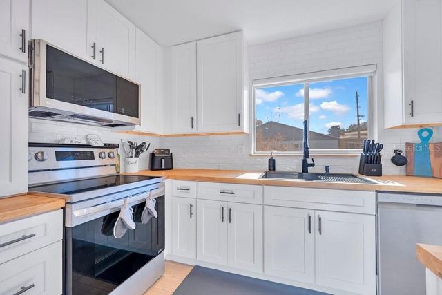 937 BUTTERCUP DRIVE, Lakeland, FL 33801