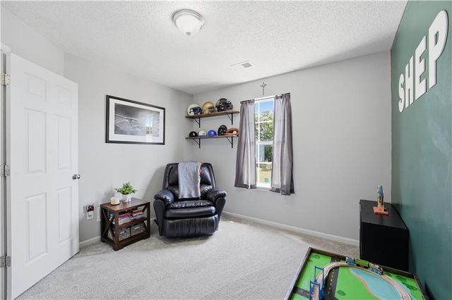 1510 S 5th Street E, Louisburg, KS 66053