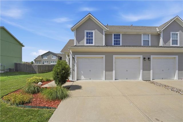 1510 S 5th Street E, Louisburg, KS 66053
