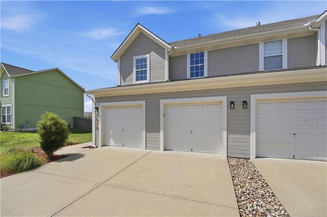 1510 S 5th Street E, Louisburg, KS 66053