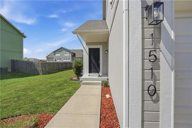 1510 S 5th Street E, Louisburg, KS 66053