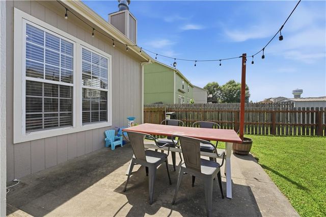 1510 S 5th Street E, Louisburg, KS 66053