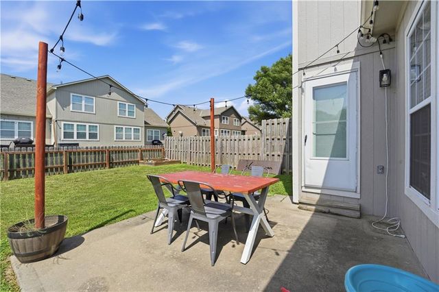 1510 S 5th Street E, Louisburg, KS 66053