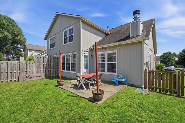 1510 S 5th Street E, Louisburg, KS 66053