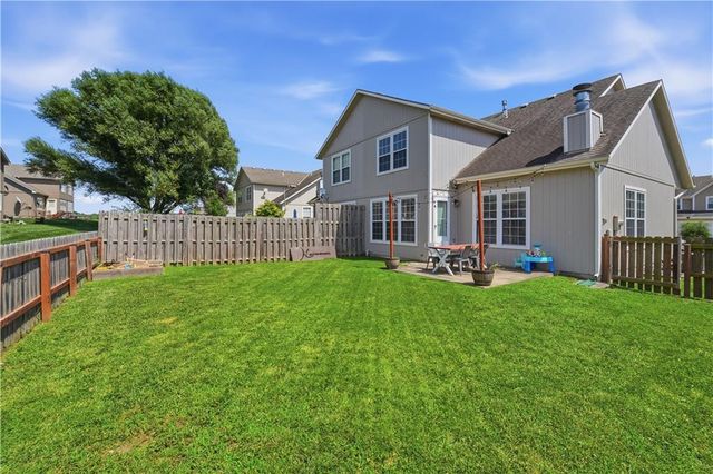 1510 S 5th Street E, Louisburg, KS 66053