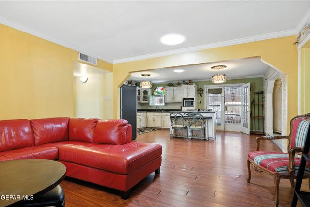 190 POLO INN Road, El Paso, TX 79915