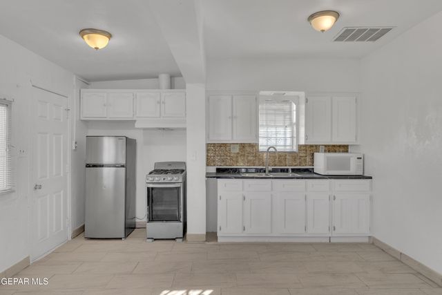 190 POLO INN Road, El Paso, TX 79915