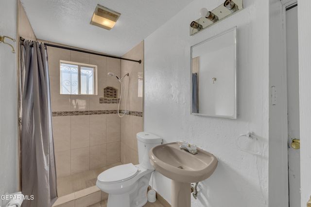 190 POLO INN Road, El Paso, TX 79915