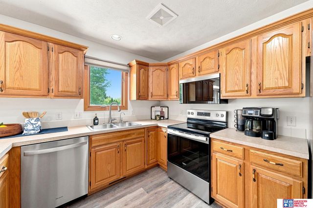 7761 Lowell Avenue, Lincoln, NE 68506