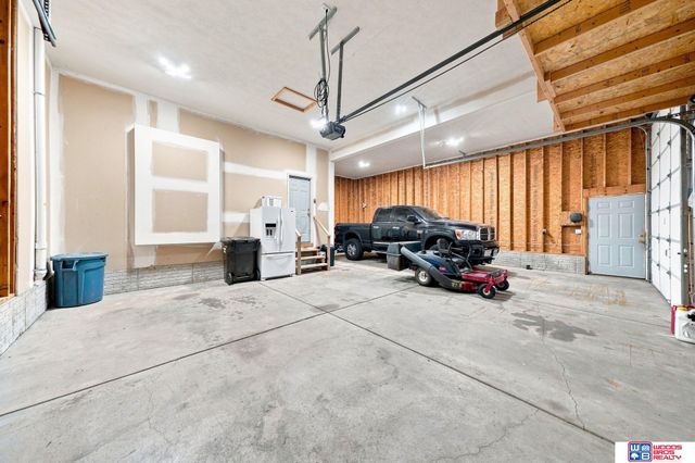 7761 Lowell Avenue, Lincoln, NE 68506