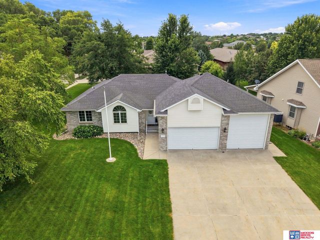 7761 Lowell Avenue, Lincoln, NE 68506