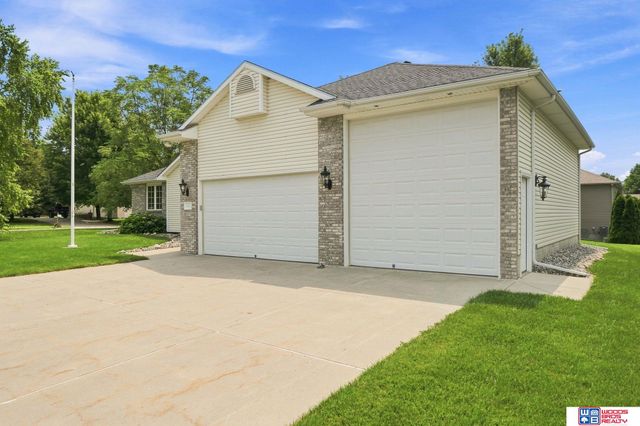 7761 Lowell Avenue, Lincoln, NE 68506