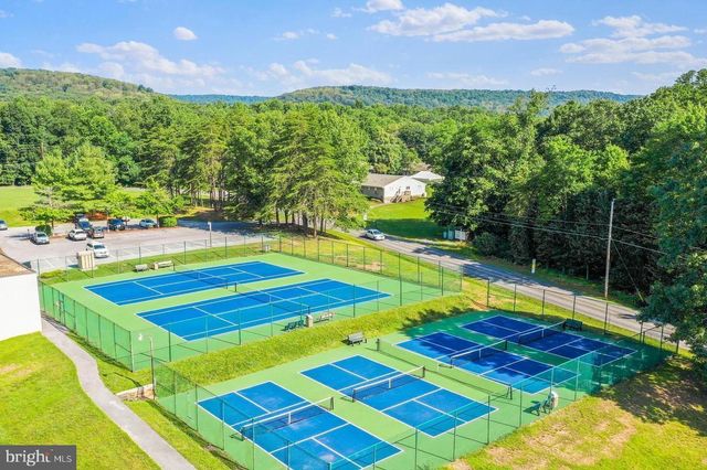228 RISING SUN RD, Hedgesville, WV 25427