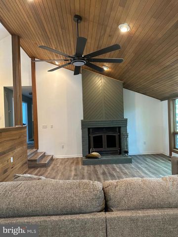 228 RISING SUN RD, Hedgesville, WV 25427