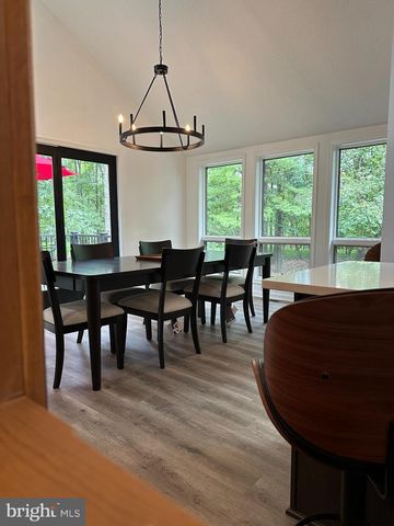 228 RISING SUN RD, Hedgesville, WV 25427
