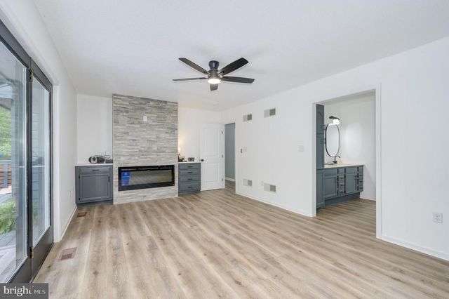 228 RISING SUN RD, Hedgesville, WV 25427