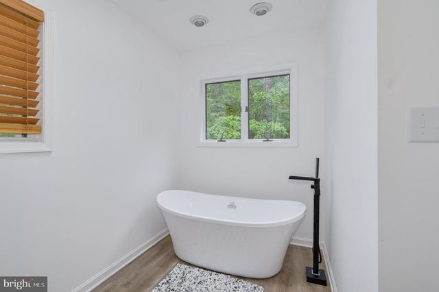 228 RISING SUN RD, Hedgesville, WV 25427