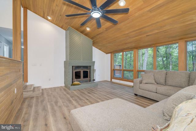 228 RISING SUN RD, Hedgesville, WV 25427