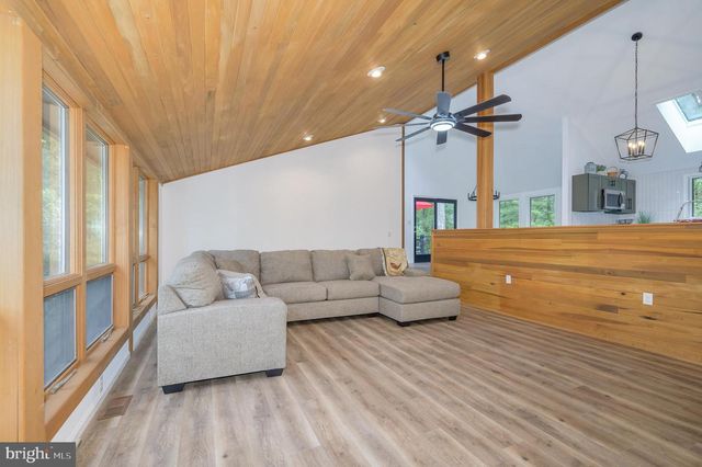 228 RISING SUN RD, Hedgesville, WV 25427