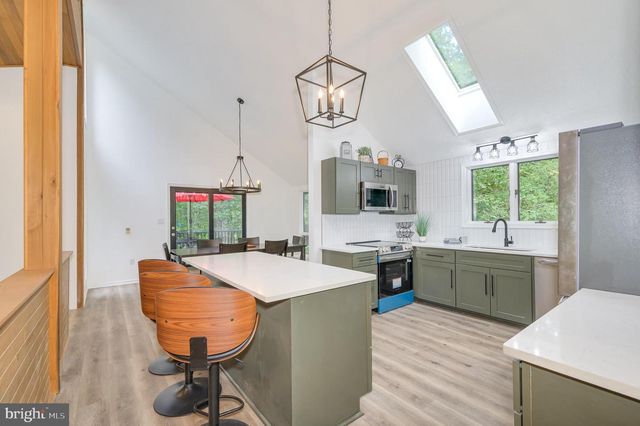 228 RISING SUN RD, Hedgesville, WV 25427