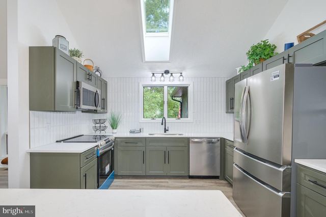 228 RISING SUN RD, Hedgesville, WV 25427