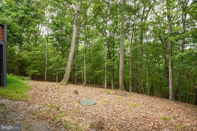 228 RISING SUN RD, Hedgesville, WV 25427