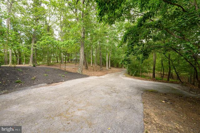 228 RISING SUN RD, Hedgesville, WV 25427