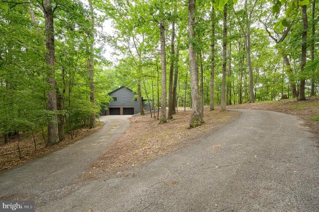 228 RISING SUN RD, Hedgesville, WV 25427