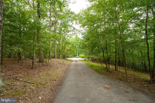 228 RISING SUN RD, Hedgesville, WV 25427