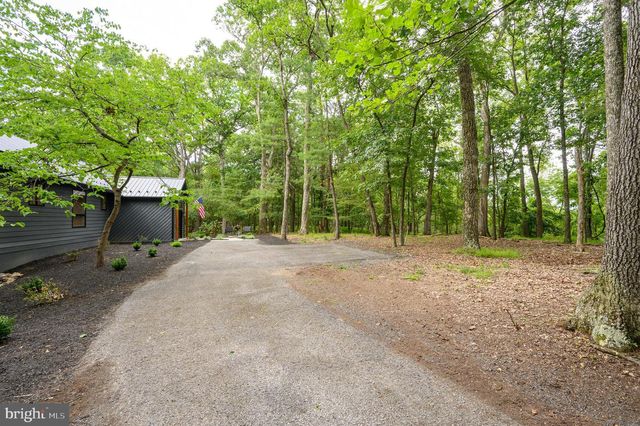 228 RISING SUN RD, Hedgesville, WV 25427