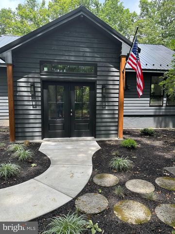 228 RISING SUN RD, Hedgesville, WV 25427