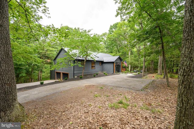 228 RISING SUN RD, Hedgesville, WV 25427
