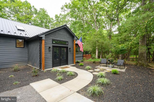 228 RISING SUN RD, Hedgesville, WV 25427