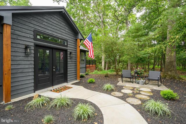 228 RISING SUN RD, Hedgesville, WV 25427