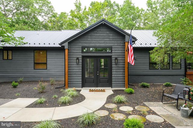 228 RISING SUN RD, Hedgesville, WV 25427