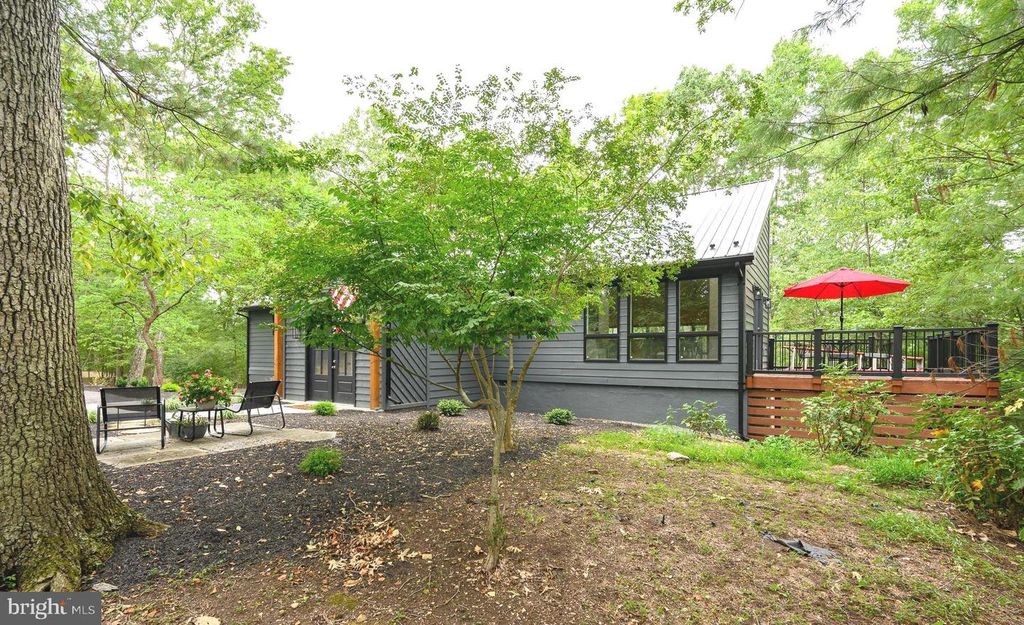 228 RISING SUN RD, Hedgesville, WV 25427