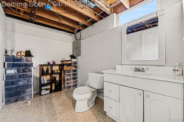 643 Heim Court, Almont Village, MI 48003