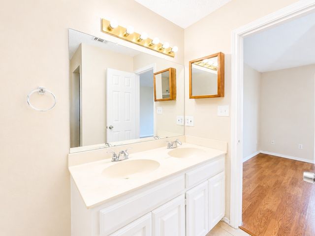 6212 Brookhaven Trail, Arlington, TX 76001